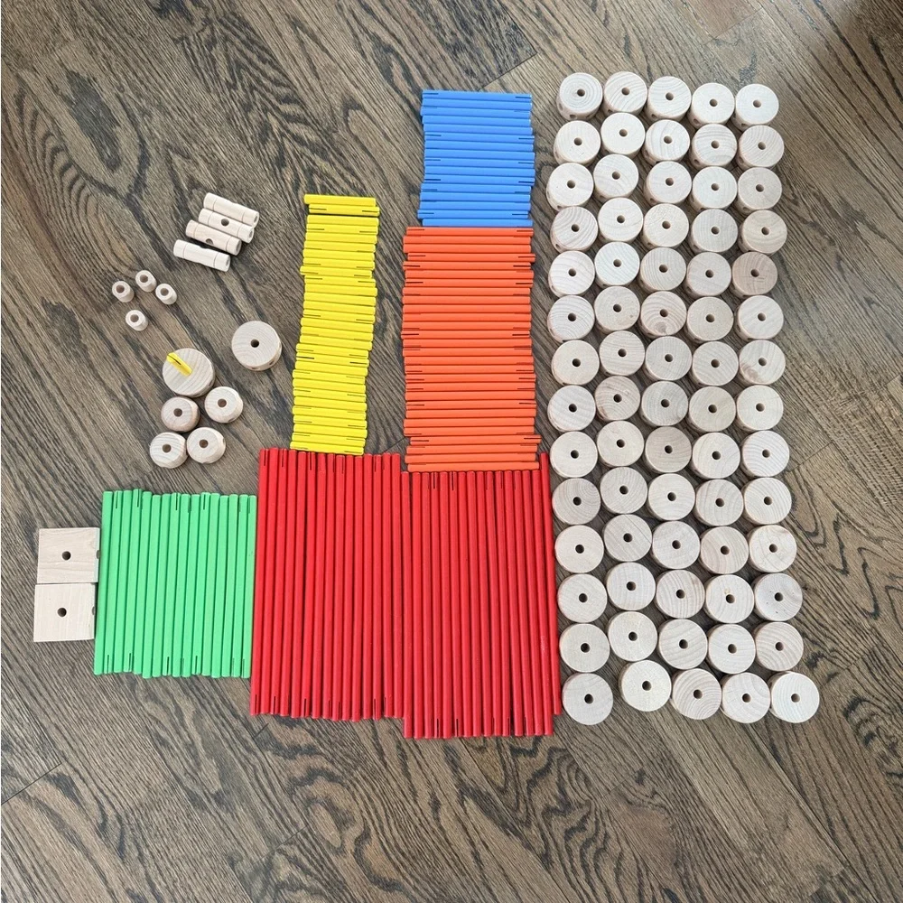 Overs 200 Piece Tinker Toys * Colorful wooden building log set * Like New